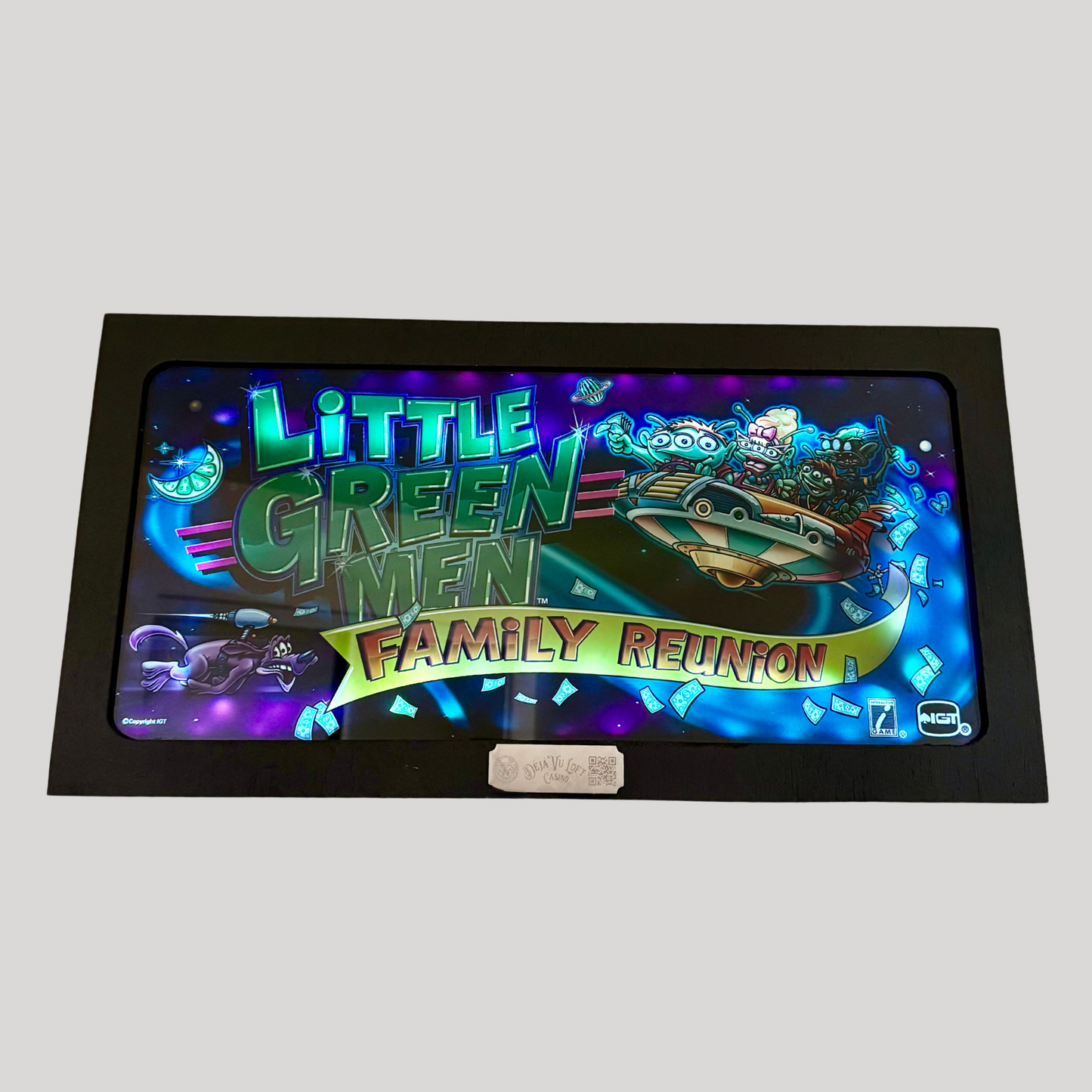 Little Green Men Family Reunion Slot Glass